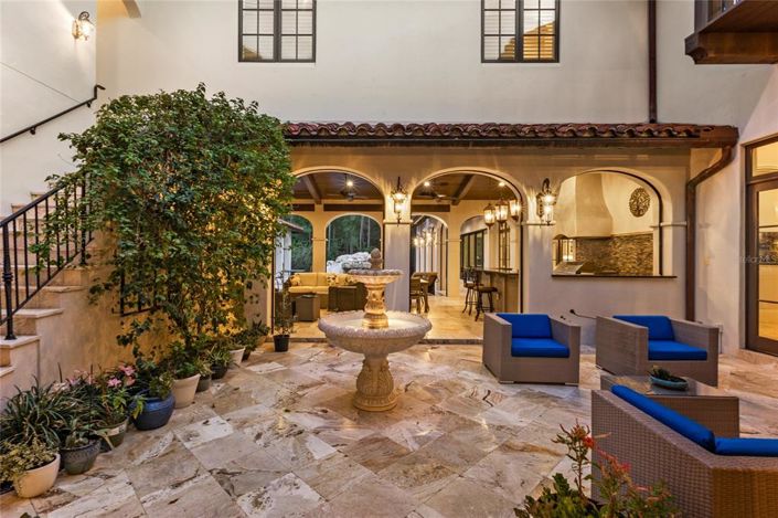 Image No.11-7 Bed Property for sale