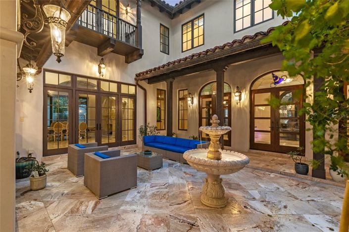 Image No.12-7 Bed Property for sale