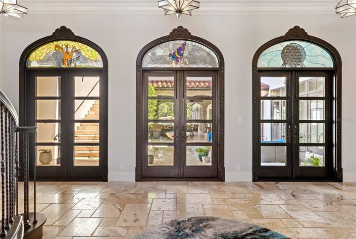 Image No.17-7 Bed Property for sale