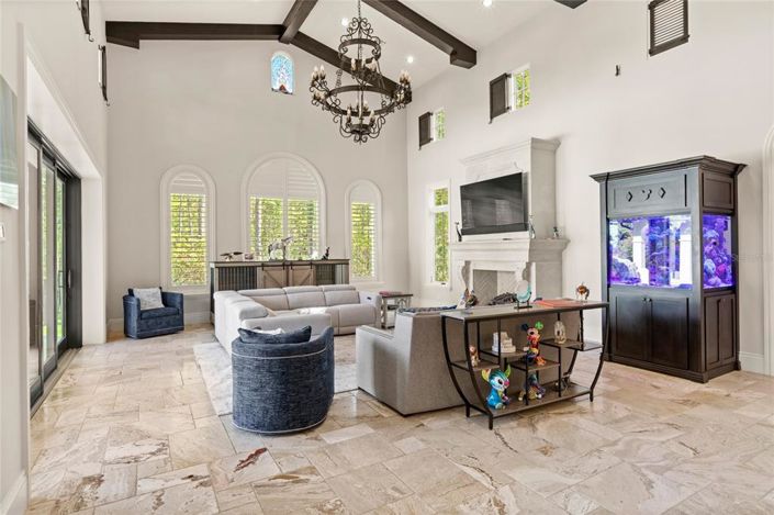 Image No.22-7 Bed Property for sale