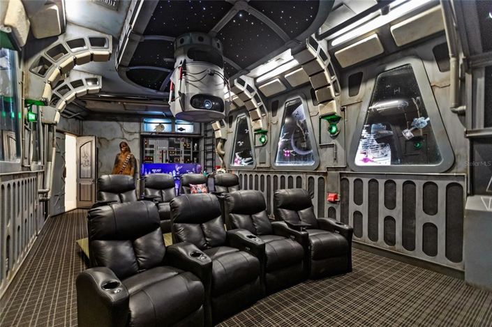 Image No.24-7 Bed Property for sale