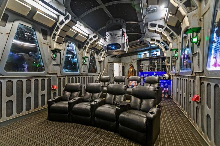 Image No.25-7 Bed Property for sale