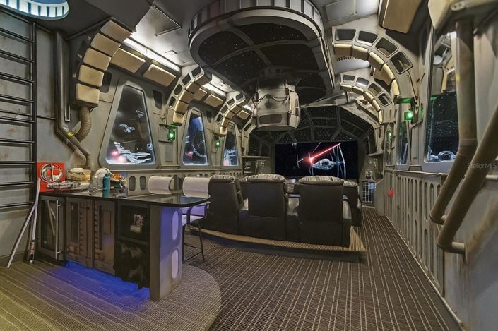 Image No.27-7 Bed Property for sale