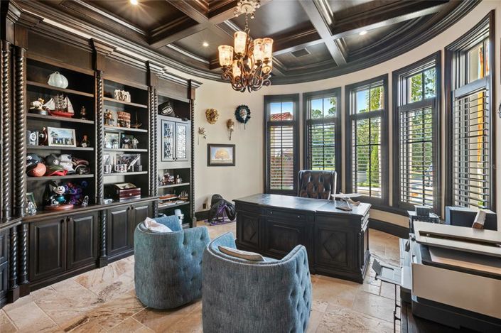 Image No.28-7 Bed Property for sale