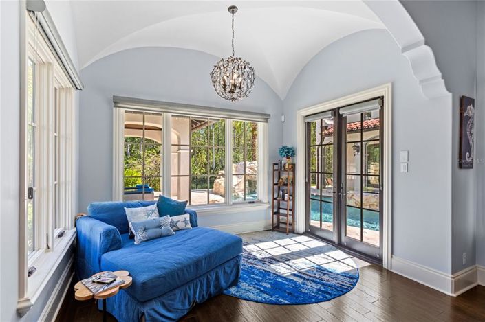 Image No.34-7 Bed Property for sale