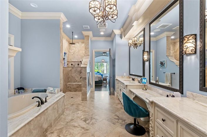 Image No.35-7 Bed Property for sale