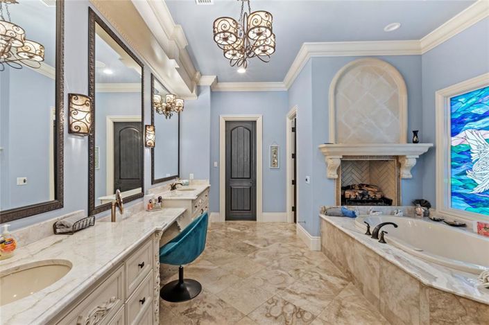 Image No.36-7 Bed Property for sale