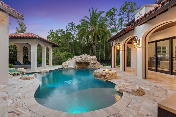 Image No.4-7 Bed Property for sale