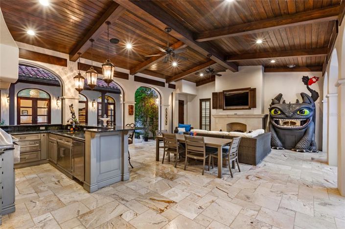 Image No.7-7 Bed Property for sale