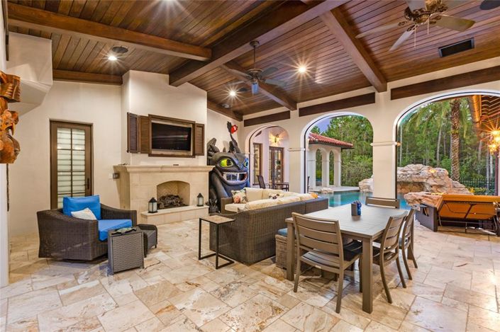 Image No.8-7 Bed Property for sale