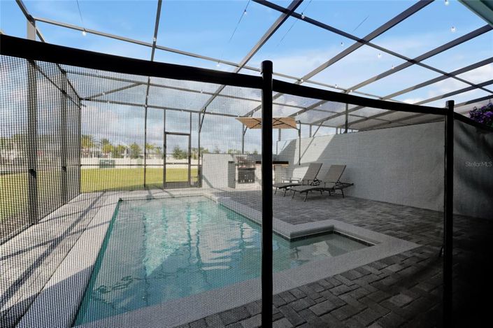 Image No.27-5 Bed Townhouse for sale