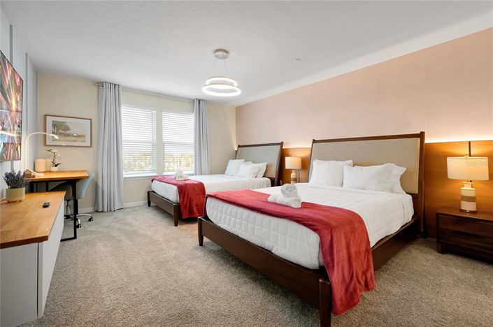 Image No.38-5 Bed Townhouse for sale