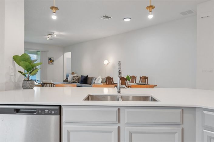 Image No.10-4 Bed Property for sale