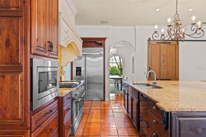 Image No.22-4 Bed Property for sale