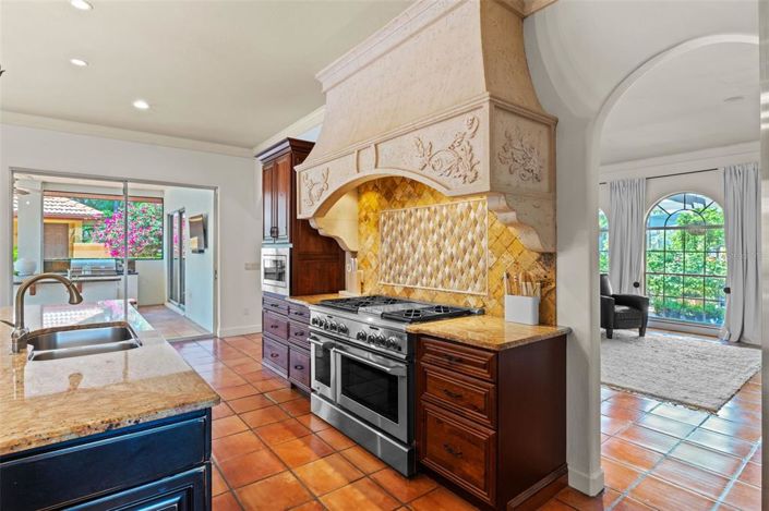 Image No.25-4 Bed Property for sale