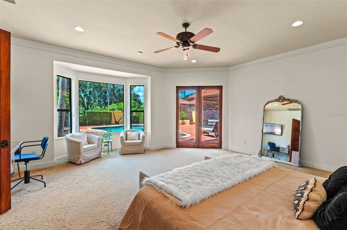 Image No.28-4 Bed Property for sale