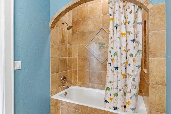 Image No.36-4 Bed Property for sale