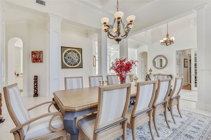 Image No.22-6 Bed Property for sale