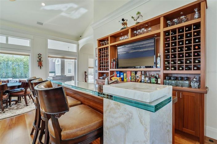 Image No.25-6 Bed Property for sale