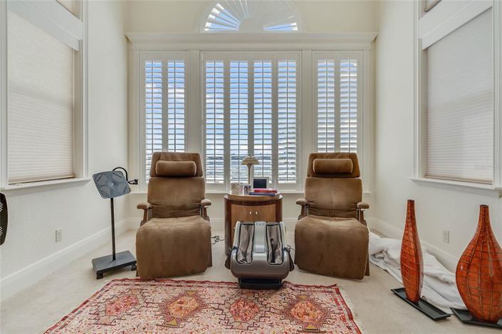 Image No.30-6 Bed Property for sale