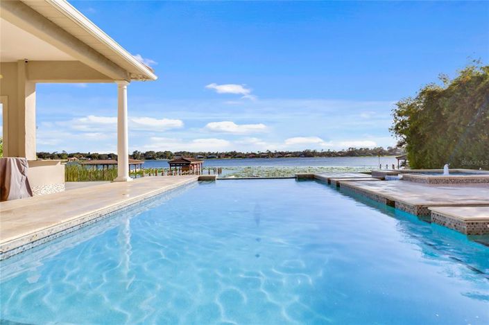 Image No.4-6 Bed Property for sale