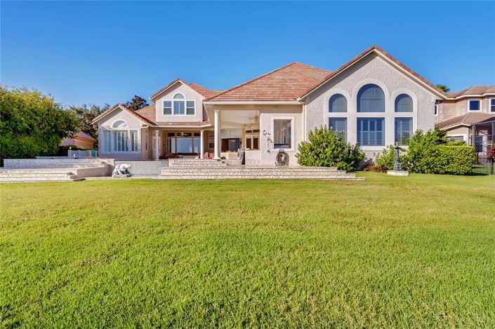 Image No.61-6 Bed Property for sale