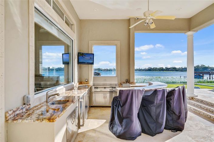 Image No.62-6 Bed Property for sale