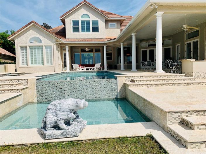 Image No.77-6 Bed Property for sale