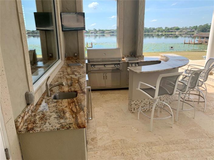 Image No.78-6 Bed Property for sale