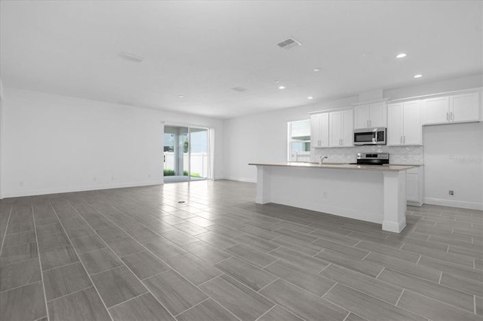 Image No.4-4 Bed Property for sale