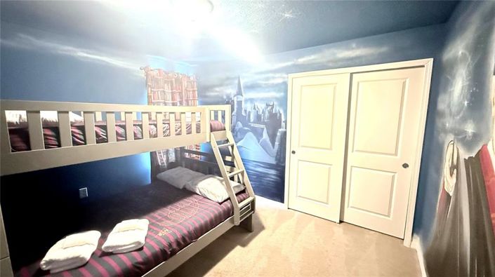 Image No.18-8 Bed Property for sale