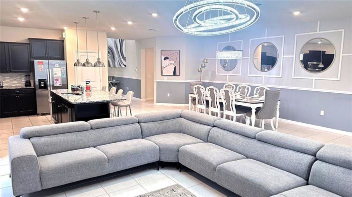 Image No.3-8 Bed Property for sale