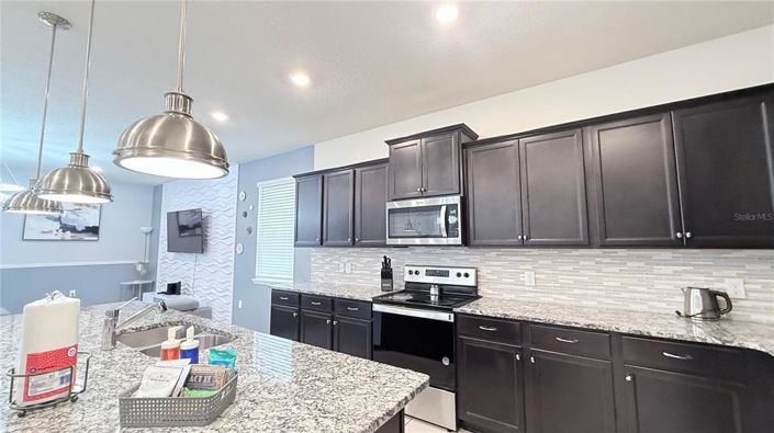 Image No.7-8 Bed Property for sale