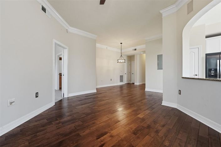 Image No.15-2 Bed Property for sale