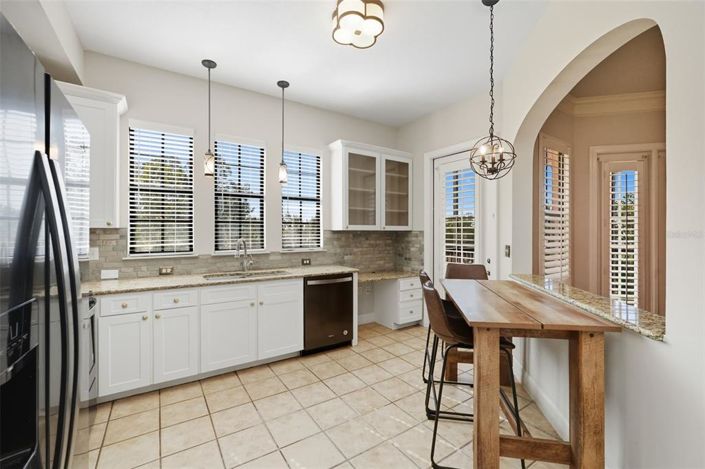 Image No.19-2 Bed Property for sale