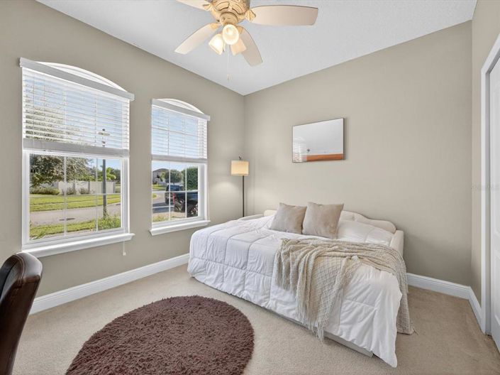 Image No.17-3 Bed Property for sale