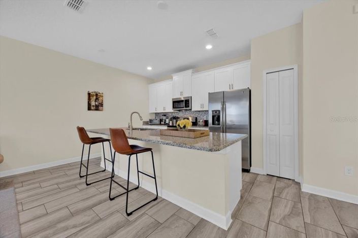 Image No.10-4 Bed Townhouse for sale