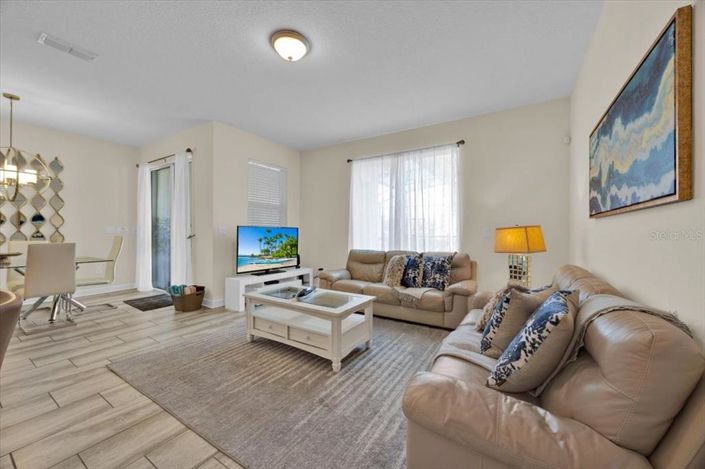 Image No.12-4 Bed Townhouse for sale