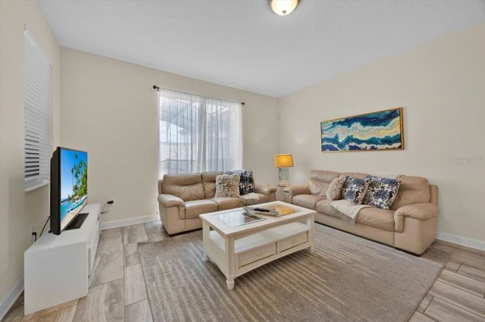 Image No.13-4 Bed Townhouse for sale