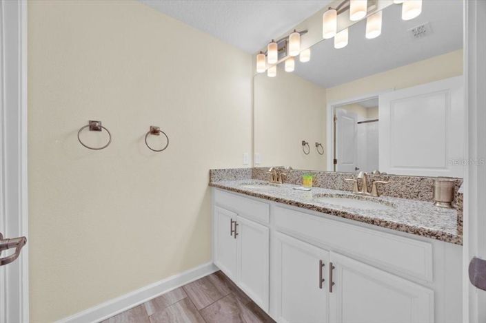 Image No.22-4 Bed Townhouse for sale