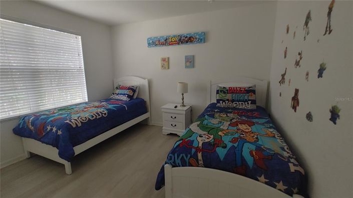 Image No.22-6 Bed Property for sale