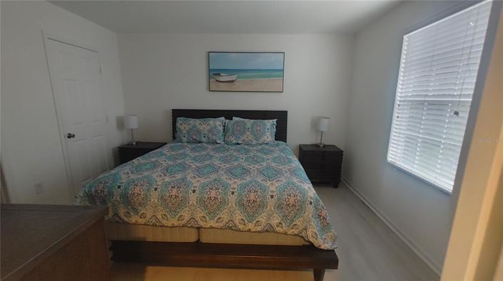 Image No.36-6 Bed Property for sale