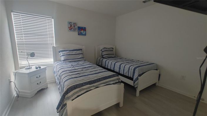 Image No.9-6 Bed Property for sale