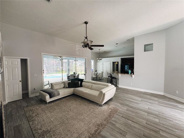 Image No.18-Propriété de 4 chambres à vendre à Orlando