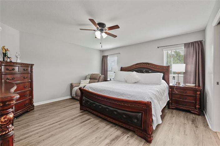 Image No.12-3 Bed Property for sale