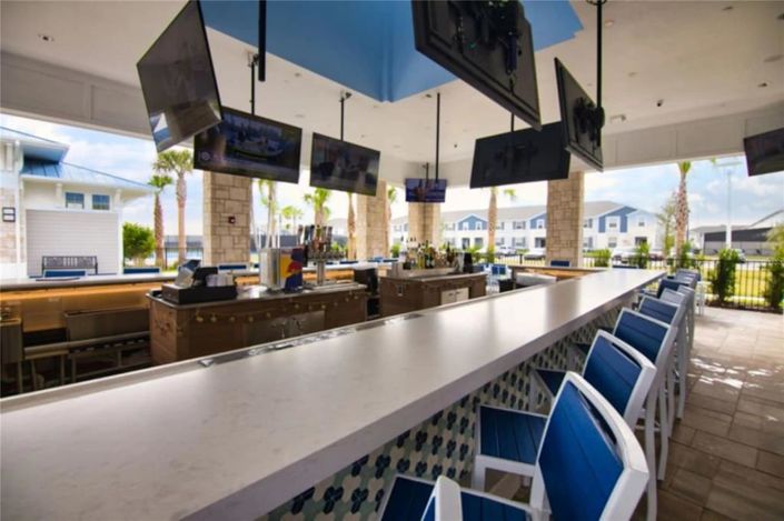 Image No.56-10 Bed Property for sale