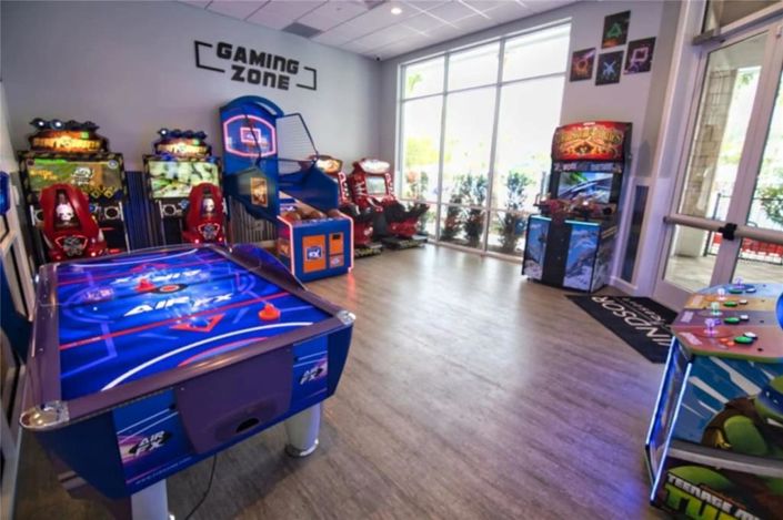 Image No.63-10 Bed Property for sale