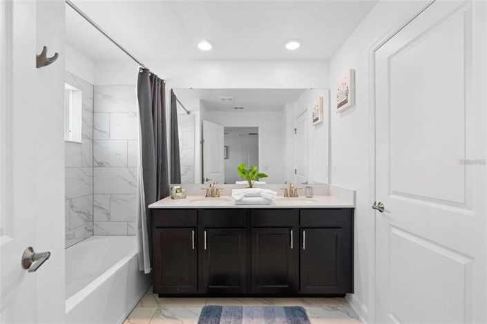 Image No.20-4 Bed Townhouse for sale