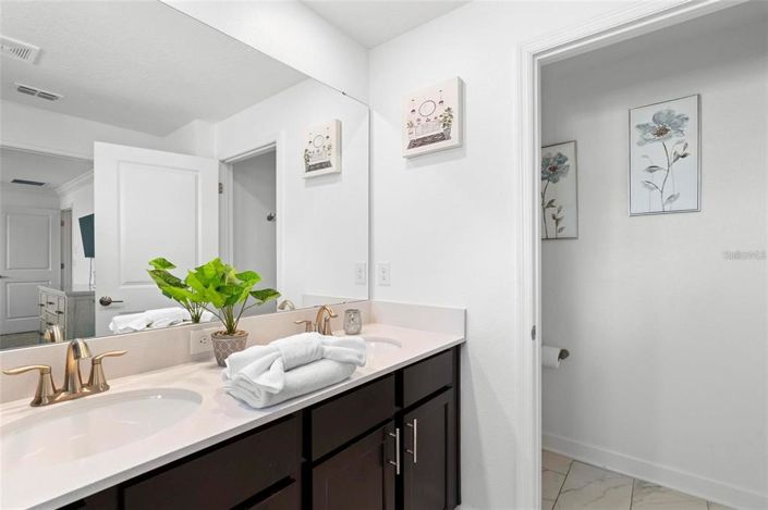 Image No.22-4 Bed Townhouse for sale