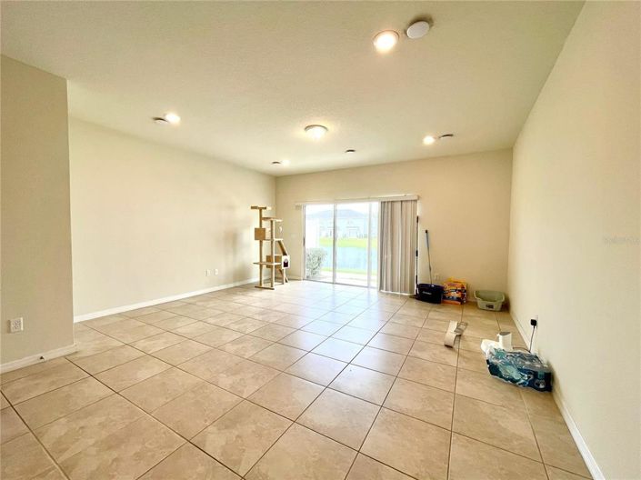 Image No.5-3 Bed Townhouse for sale